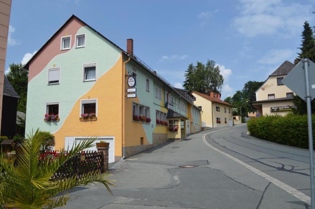 Landgasthof Gruener Baum Regnitzlosau Exterior photo